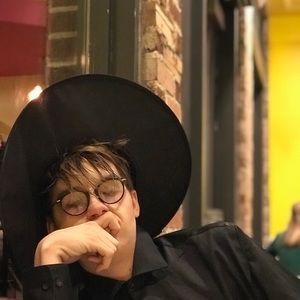 Meet your Posher, Clay